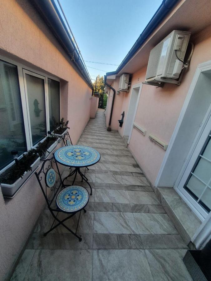 Отель Solaria House Констанца Экстерьер фото